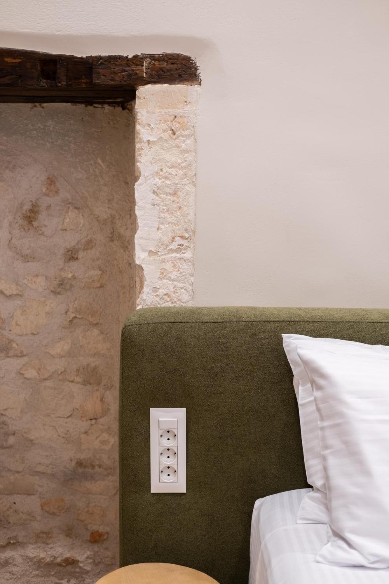 Qualia Slowlife Suites خانيا المظهر الخارجي الصورة
