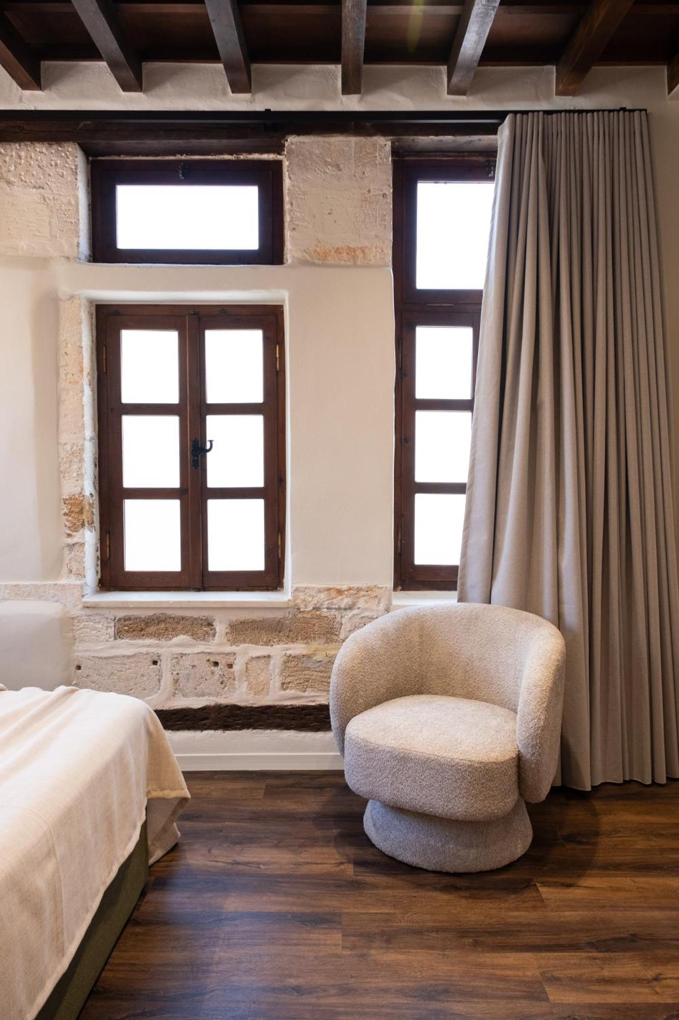 Qualia Slowlife Suites خانيا المظهر الخارجي الصورة